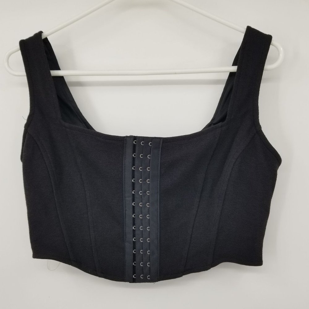 NWT Fashion Nova Back Clasp Front Crop Top‎ Size Medium